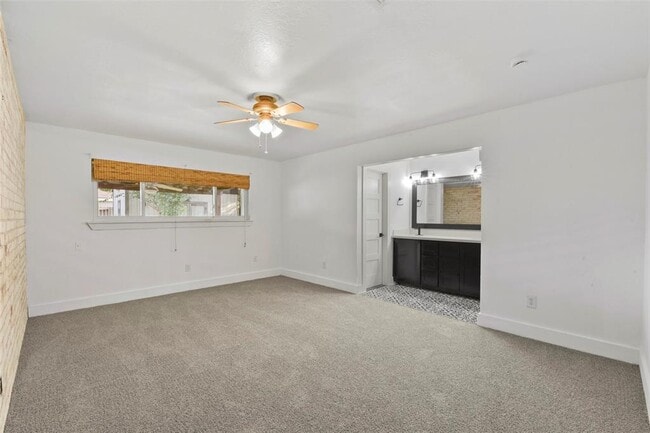 Building Photo - 826 Seacliff Dr