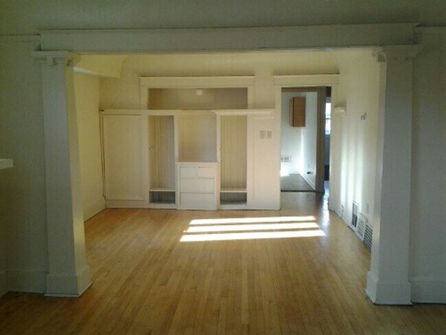 Building Photo - 2611 N 51st St