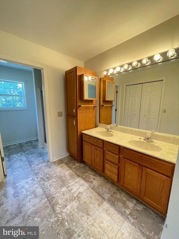 Building Photo - 10197 Madison Dr