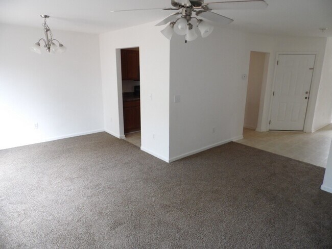 Building Photo - 716 Bellview Way