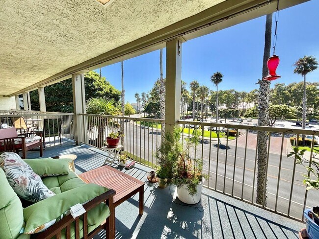 Building Photo - 2 Bedroom + 2 Bathroom Condo | Surfside III | Port Hueneme | Furnished