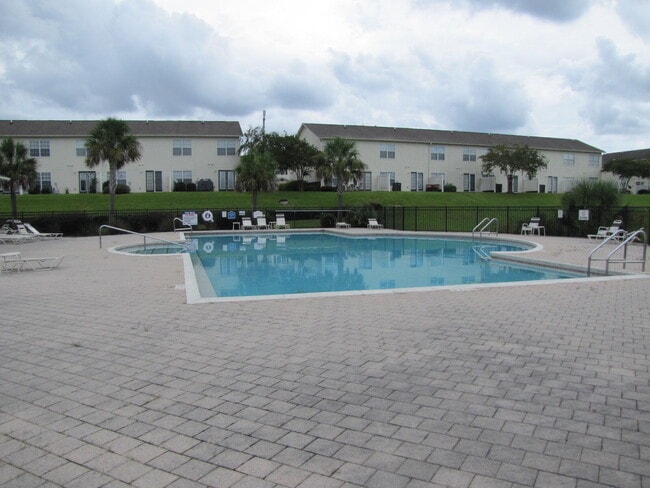 Building Photo - 555 Wingspan Way