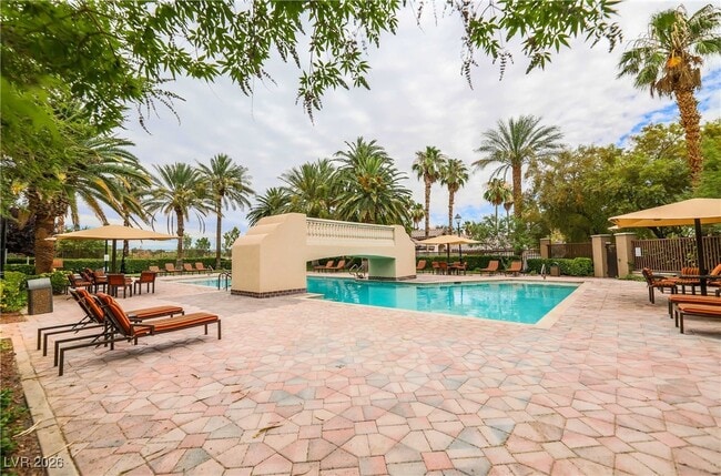 Building Photo - 2050 W Warm Springs Rd