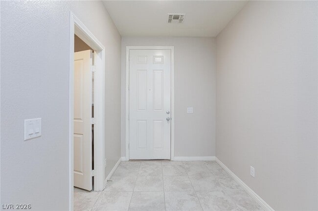 Building Photo - 5327 Lazy Breeze Ave