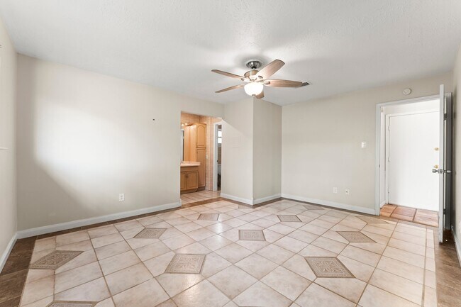 Building Photo - 4123 Wyanngate Dr