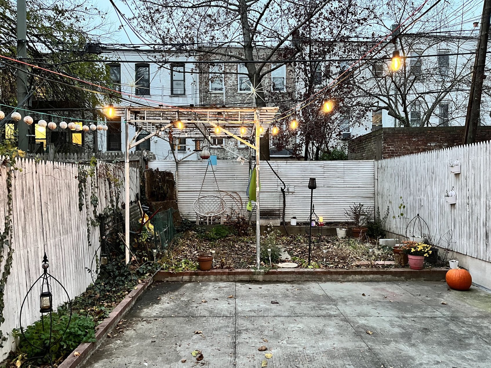 Building Photo - 451 51st St
