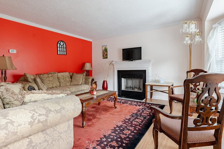 Building Photo - 305 Humble Rd