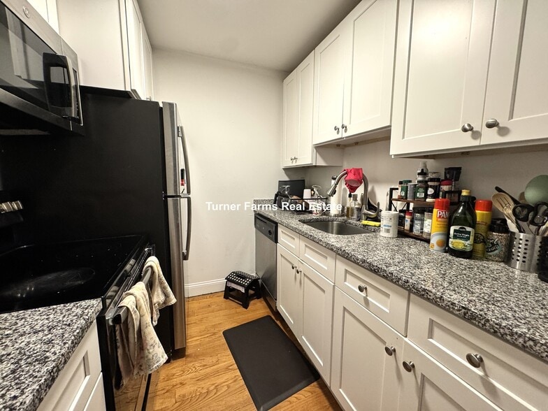 Building Photo - 774 Columbus Ave