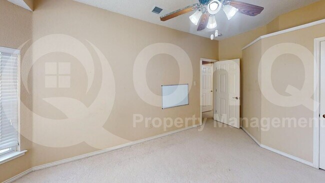 Building Photo - 402 Baltusrol Cir
