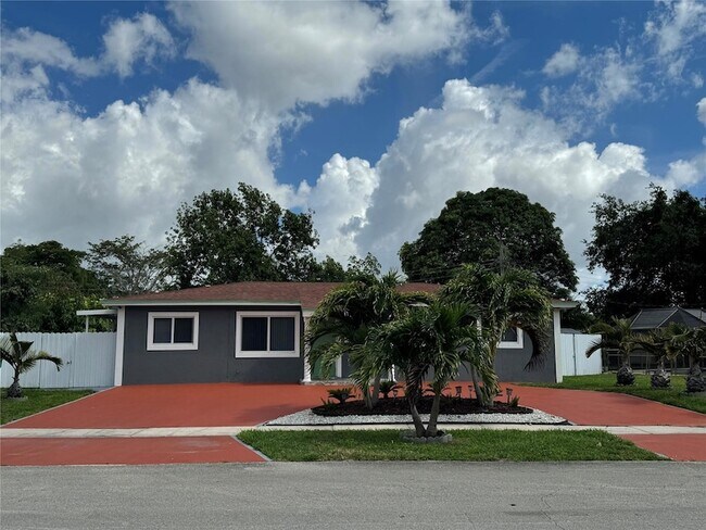 Building Photo - 6471 SW 27th Street