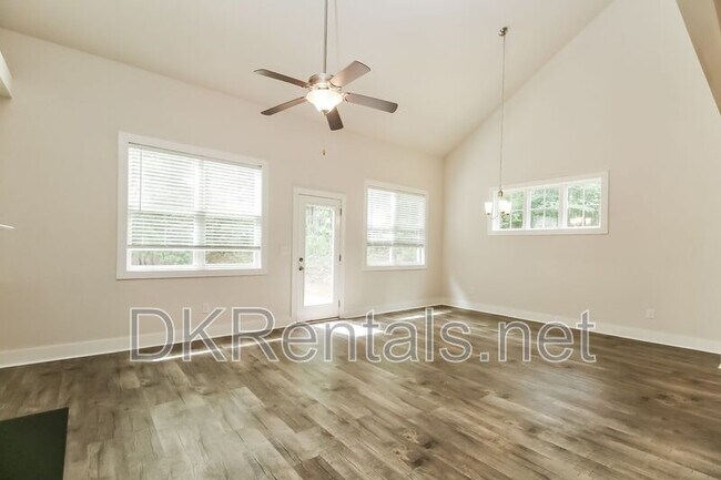 Building Photo - 140 Stewart Glen Dr