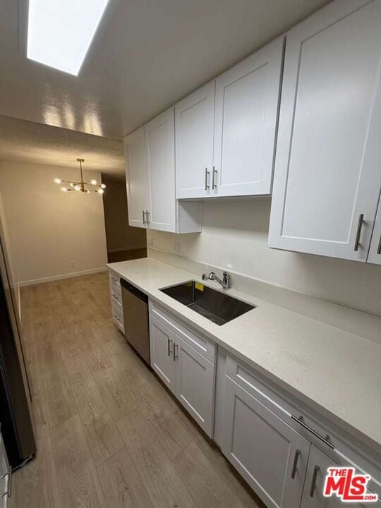 Building Photo - 848 S Holt Ave