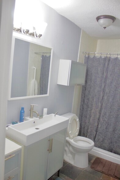 Bathroom - 5326 Whiteway Dr