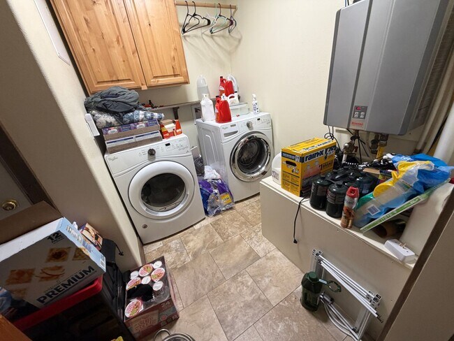 Building Photo - 722 Lambrecht Ln