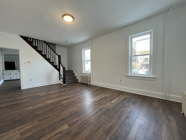 Building Photo - 800 S 27th St