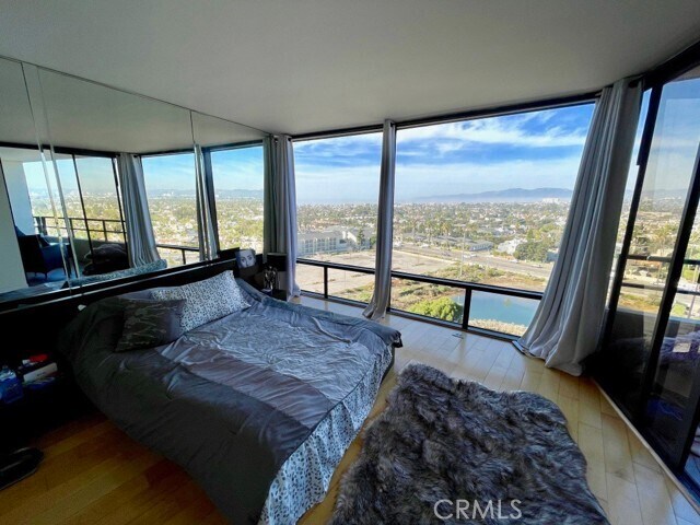 Building Photo - 4265 Marina City Dr