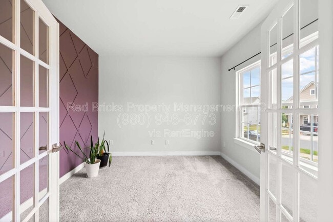 Building Photo - 7067 Waterwheel St SW