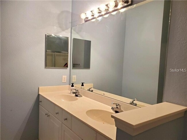 Building Photo - 1114 Arbor Lakes Cir