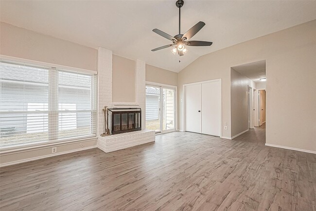 Building Photo - 9247 Autumnsong Dr