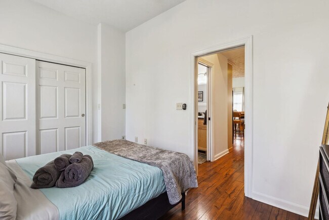 Building Photo - 2588 W 11th St