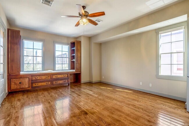 master - 1316 Hadley St