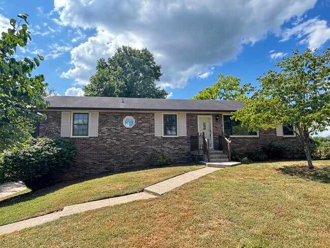 Primary Photo - Close to Glenbrook area in Hendersonville!