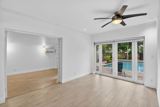 Building Photo - 1606 NE 15th Ave