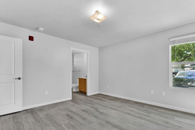 Building Photo - 6823 Noah Ct