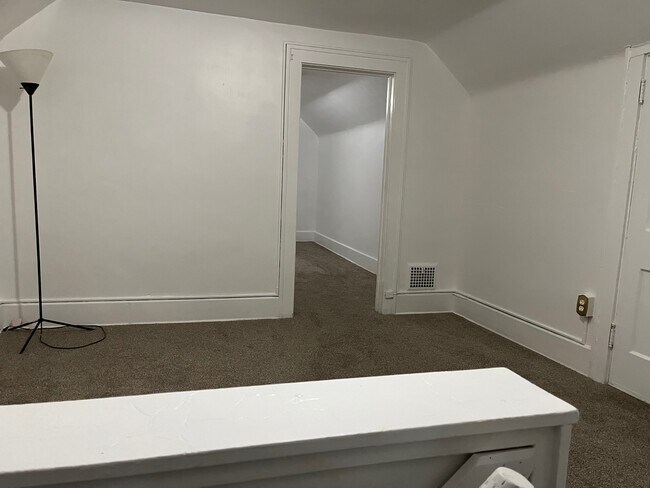 Building Photo - 518 W Earle Ave