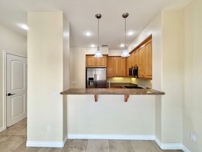 Building Photo - Stunning 4BD/3.5BA Townhouse in Pacific Be...