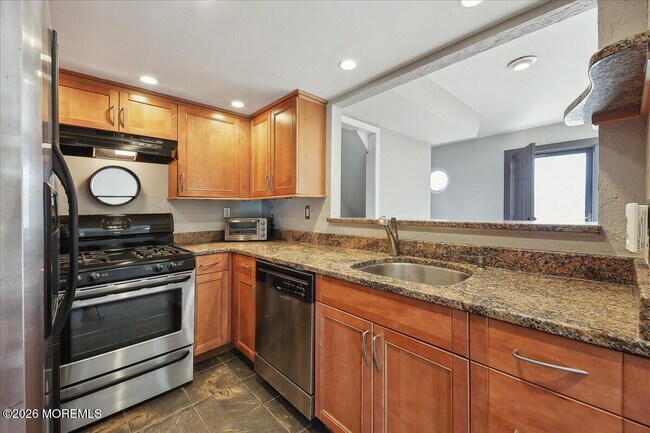 Building Photo - 140 Northrup Dr
