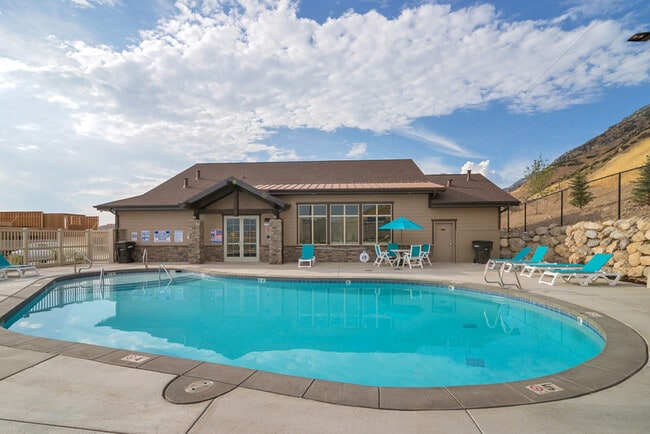 Building Photo - 1653 E Aspen Loop