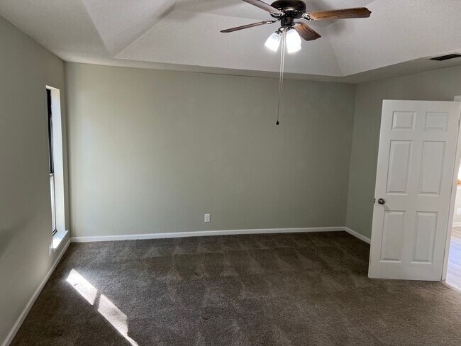 Building Photo - 140 Quail Run