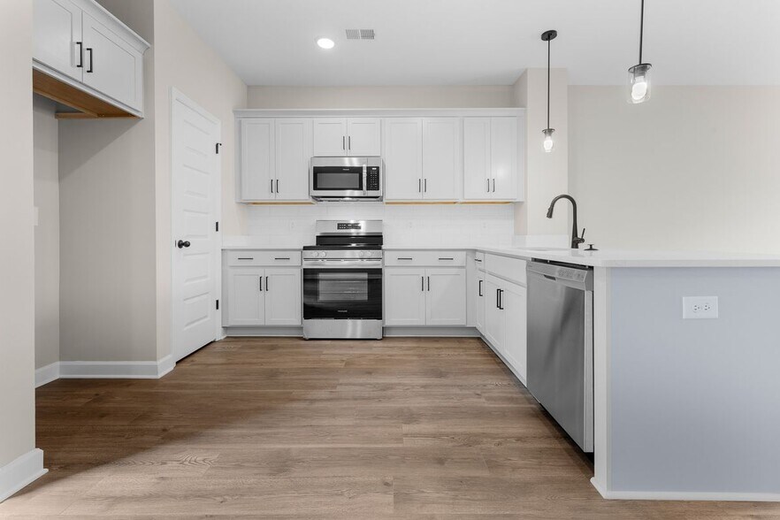 Building Photo - 217 Holywell Dr