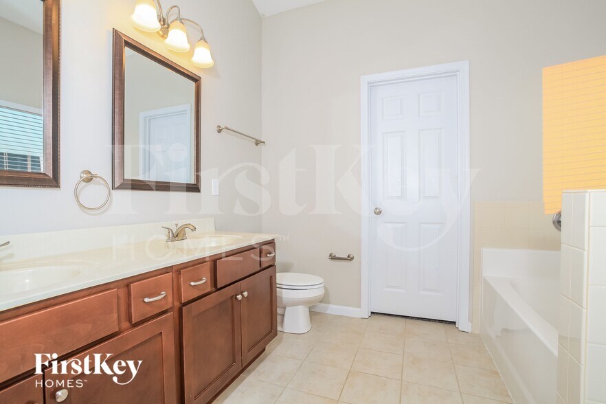 Building Photo - 8511 Crozat St