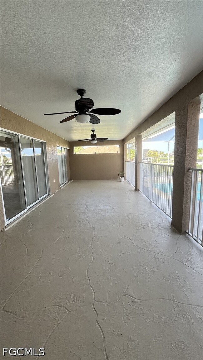 Building Photo - 213 SE 21st St