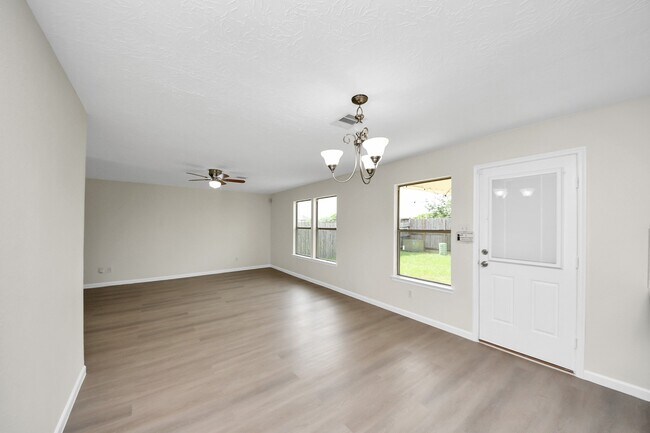 Building Photo - 21318 Pine Monte Ridge Ln