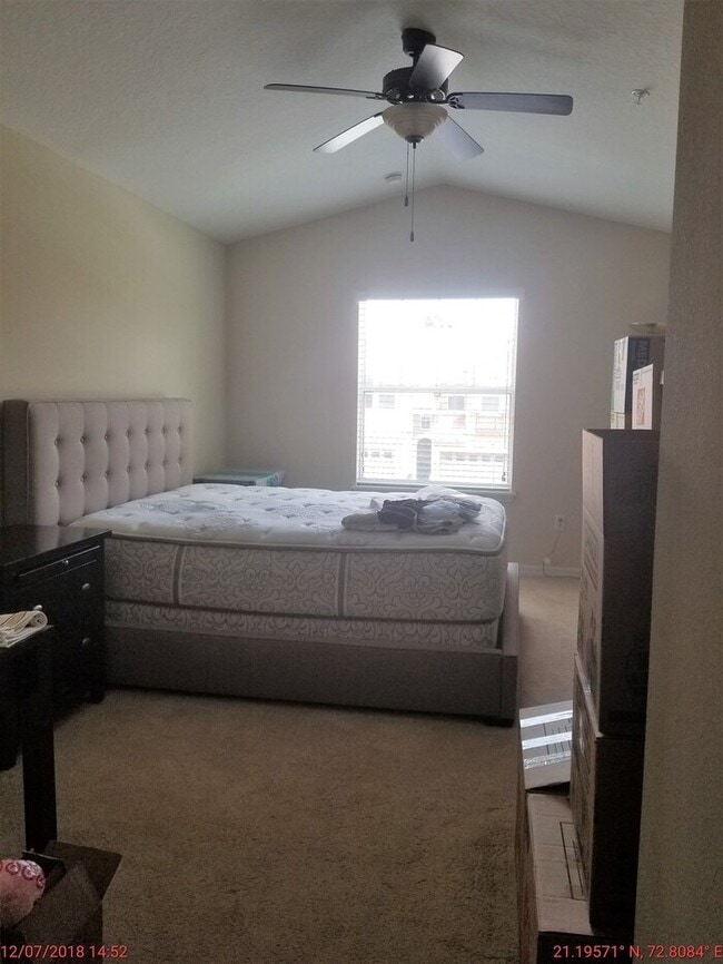 Building Photo - Beautiful 3 bedrooms 2.5 baths townhouse w...