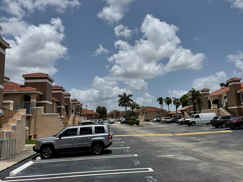 Building Photo - 6726 SW 130th Pl