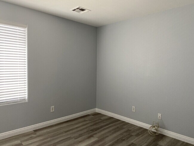 Building Photo - Two-bedroom, 2.5 bath two-story