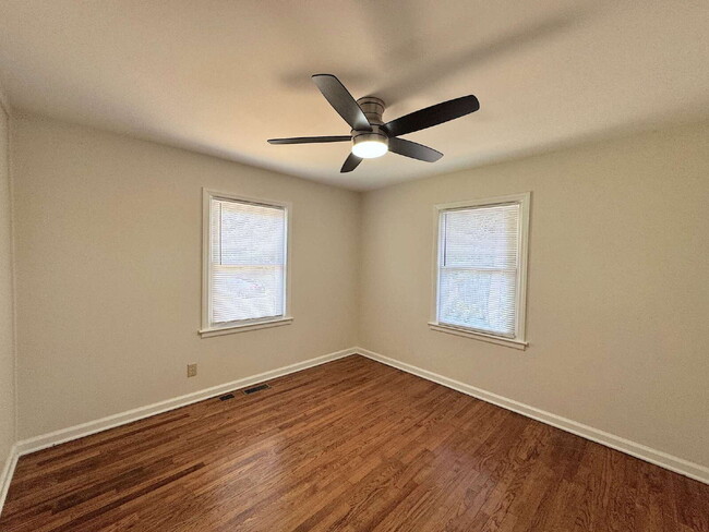 Building Photo - Charming 3 Bedroom Home in Raleigh!