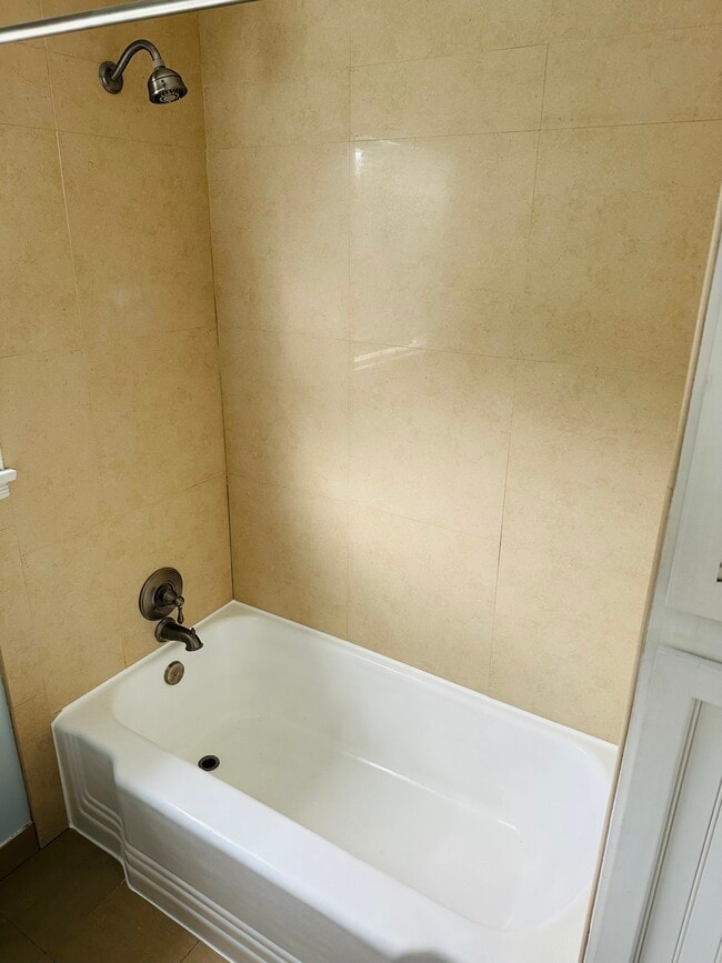 Bath Tub - 7361 W Manchester Ave