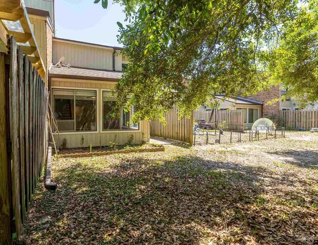 Building Photo - 4741 Huron Dr