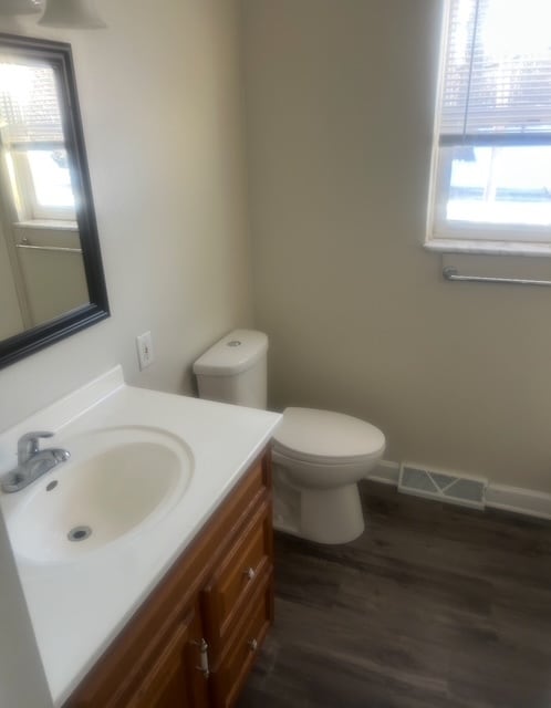 Building Photo - 4917 Sidney St