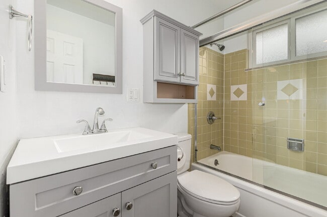 Building Photo - Lovely Two Bed one bath in Arvada for rent
