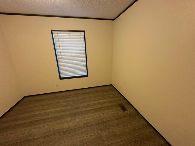 Building Photo - 2123 Bradford St