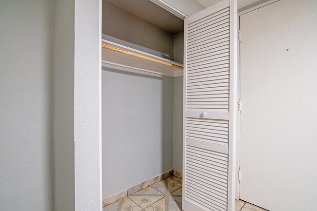 930FraserAvenue.0080 - Fraser Flats