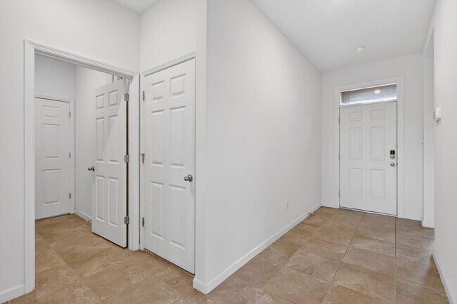 Building Photo - 10552 SW Toren Wy