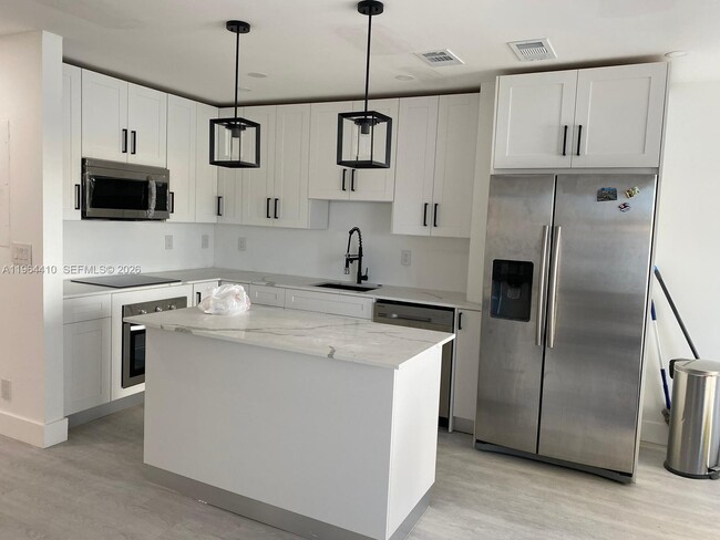 Building Photo - 17561 SW 140th Ct