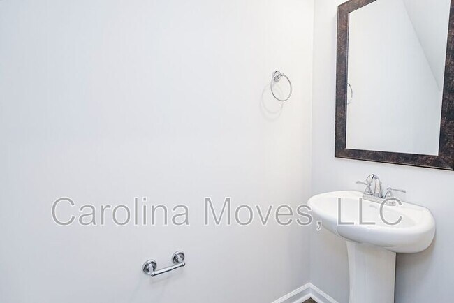 Building Photo - 203 Stone Fruit Ct